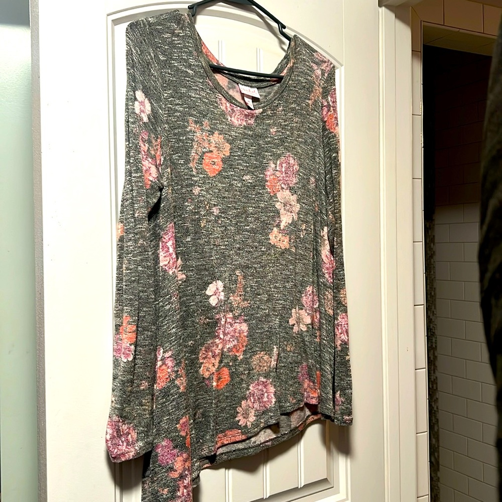 Women’s maternity top Size M, Target brand